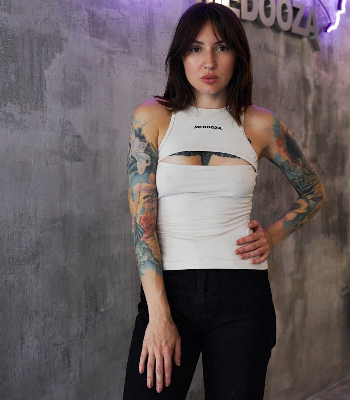 Майка с вырезом MEDOOZA "Logo" (W) (молочный)