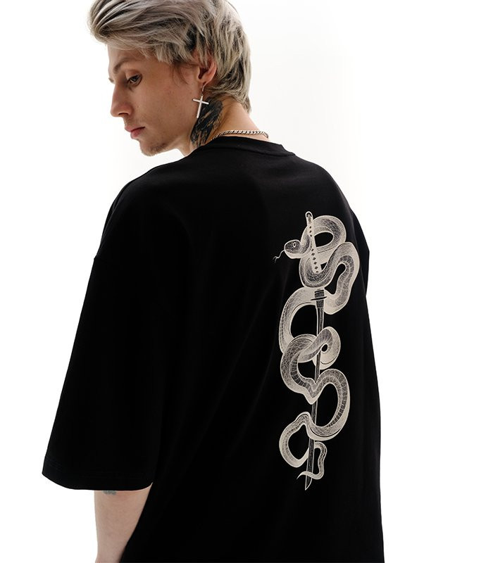 Футболка boxy MEDOOZA "Katana" (черный)