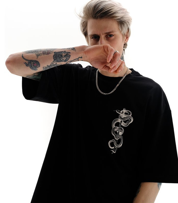 Футболка boxy MEDOOZA "Katana" (черный)